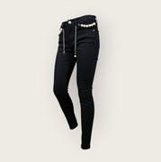 Czarne jeansy modelujące UIUJ, ozdobny pasek / łańcuszek w komplecie, L