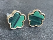 Złote Kolczyki Koniczynki z Zielonym Akcentem – Idealne na Prezent