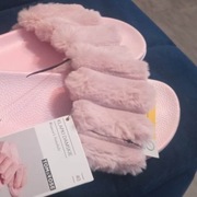 Nowe z metką klapki z futerkiem rozm 40