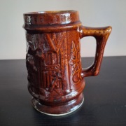 Stary kufel ceramiczny z czasów PRL