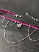 Malinowy choker – ręcznie wykonany