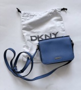 DKNY Torebka mała niebieska