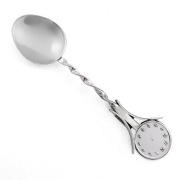 Średnia srebrna klasyczna łyżeczka z zegarem - prezent na chrzest