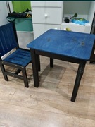 Drewniany stolik z krzesełkiem do odnowienia.