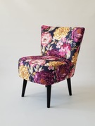 wygodny fotel w kwiaty