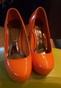 Pomarańczowe szpilki na platformie - rozmiar 38
