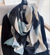 Piękny szalik na wiosnę duży