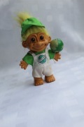 TROLL RUSS ŻÓŁTY EKOLOG RATUJMY ZIEMIĘ GLOBUS FIGURKA ZABAWKA