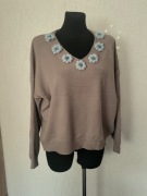 Sweterek z kwiatkami 46 48