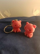 Brelok Świnka Cute Chibi – Urocza Figurka 3D | Brelok do Kluczy | Prezent