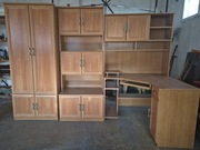 Drewniany komplet mebli