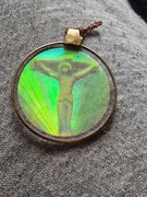 Zawieszka hologram przedstawiający Chrystusa na krzyżu 