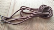 Sznurowadła okrągłe średnie długości 90 cm kolor brązowy