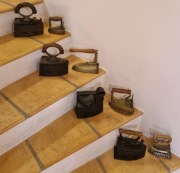 Żelazko żelazka zestaw 8 szt kolekcjonerskie stare antyki starocie ozdoba