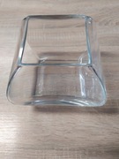 Szklany wazon ciekawy kształt 