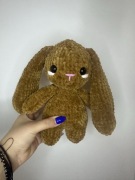 Szydełkowy królik z długimi uszami