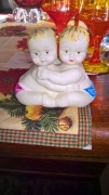 Ceramiczna figurka bliźniaczków (699)