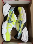 Sneakersy Buty Nike V2K RUN 