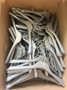 Wieszaki plastikowe 60 sztuk 38cm