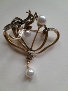 Dzień kobiet prezent duża okazała broszka barokowy styl