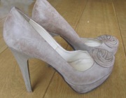 szpilki z beżowego nubuku GIULIO SANTORO r.38