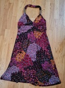 Lekka, z rozciągajacego się materiału sukienka 