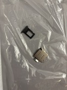 iPhone 11 port na kartę sim z tacka