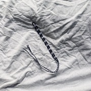 bransoletka z muliny, kwiatuszki (czarny/biały)