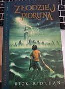 Złodziej Pioruna tom 1 Percy Jackson Riordan