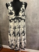 Krótka sukienka na Sylwestra biała z czarną koronką i cekinami rozmiar XXL