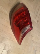 oyota rav 4 lampa tylna lewa z kolem zapasosowym na klapie