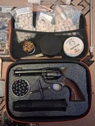 Rewolwer Pietta 1873 Colt Cattleman 4,75" plus dodatki.