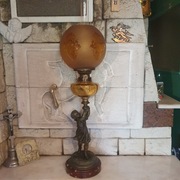 Sprawna figuralna lampa naftowa z amorkiem na kamieniu=H.Shnaider=ok.70cm