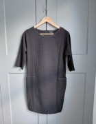 Czarna  sukienka midi 36/S Solar do biura office klasyczna