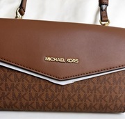 MICHAEL KORS TOREBKA KOPERTOWA SKÓRA MONOGRAM NOWA PASEK KOPERTÓWKA BRĄZ OR