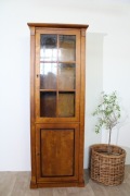 witryna elegancka drewniana klasyczna solidna 