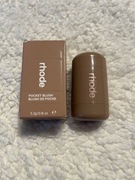 Kremowy róż do policzków i ust Rhode Pocket Blush Piggy