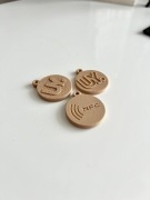 Minimalistyczny brelok NFC wykonany w technologii druku 3D.