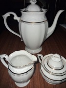 Zestaw 3 elementów porcelanowych Chodzież. Dzbanek,cukiernica i mlecznik 