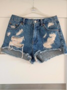 Pull &bear super krótkie jeansowe spodenki z dziurami 36 