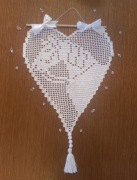 Ozdoba na okno ścianę Rękodzieło metoda Filet Serce Koń 43 cm
