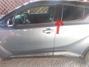 Listwa plastik osłona zaślepka boczna słupka drzwi Toyota C-HR, lewy tył.