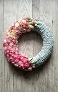 Wianek suszone kwiaty różowe kocanki 32cm  naturalny  handmade 