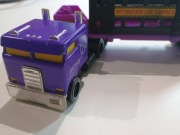 Model Hot Wheels Super Rigs, fioletowa ciężarówka z klatką