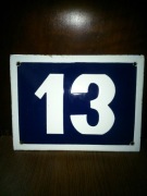 Metalowa emaliowana tabliczka PRL "13", 50cm x 15cm, stan bdb
