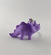 Urocze, słodkie breloczki motyw triceratops 