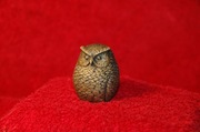Sowa - figurka odlewana z brązu - miniatura mosiężna typ 3