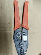 Praska, zaciskarka do tulejek elektrycznych