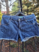 Klasyczne jeansowe spodenki Benetton 170 nowe