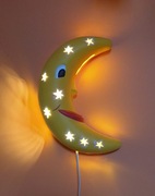 Lampka nocna dla dziecka w kształcie półksiężyca